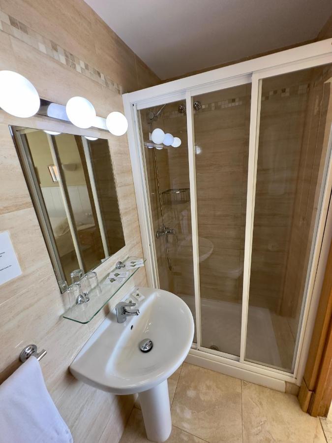 Hotel Cabello Торремолинос Экстерьер фото
