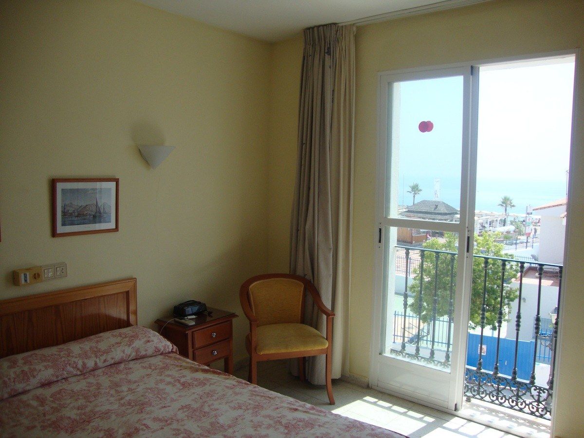 Hotel Cabello Торремолинос Экстерьер фото
