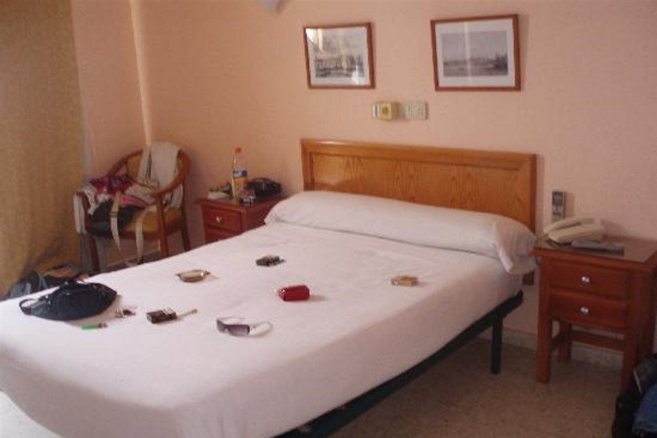 Hotel Cabello Торремолинос Экстерьер фото